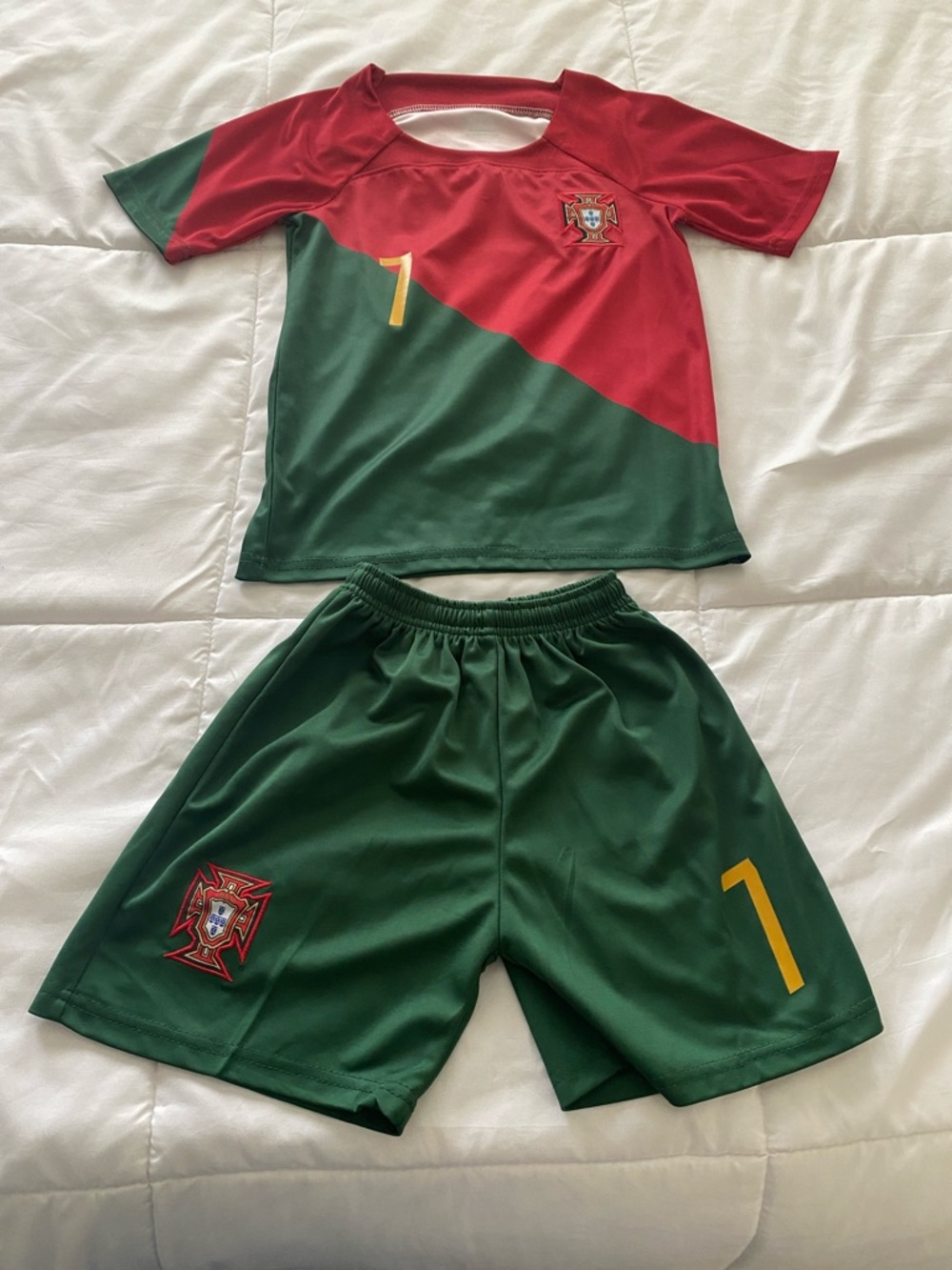 Ronaldo Youth Red and Green Soccer Kit with Crest and Number 7